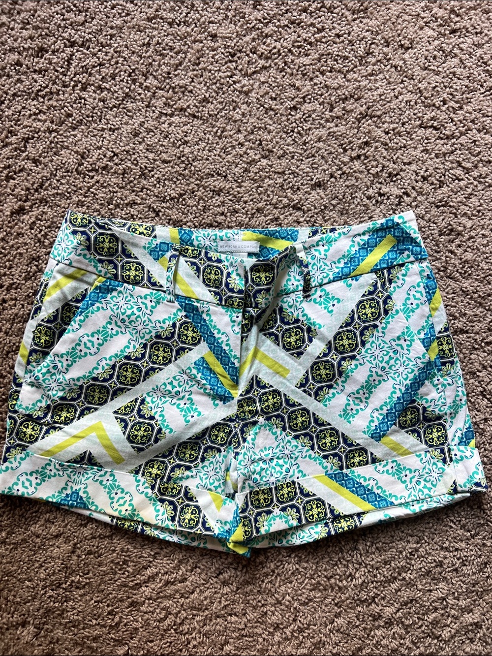 New York & Company Geometric Printed Shorts in Teal, Yellow & Black size 6